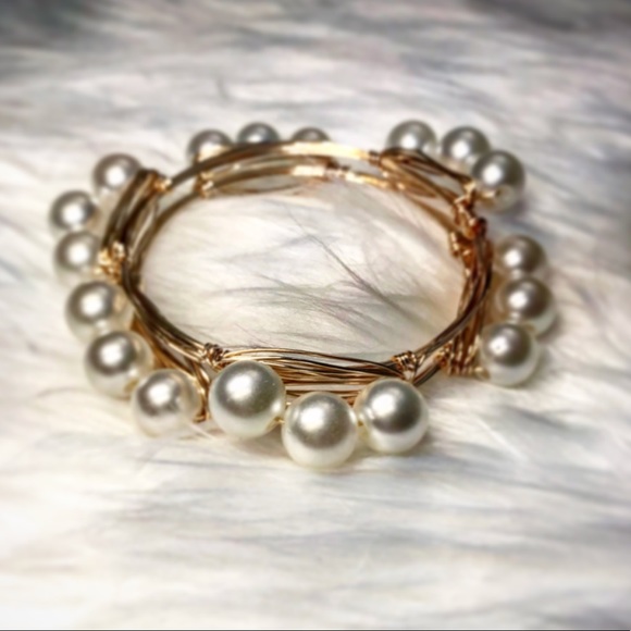 🌸Last One!! Triple Pearl Gold Wire Bangle - Picture 3 of 7